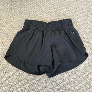 Lululemon trackers grey